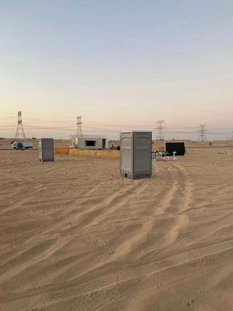 Nhà vệ sinh di động Topindus trên sa mạc