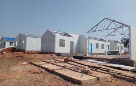 Lắp đặt suôn sẻ các bộ phận nhà ở container trong dự án xây dựng ở Ethiopia