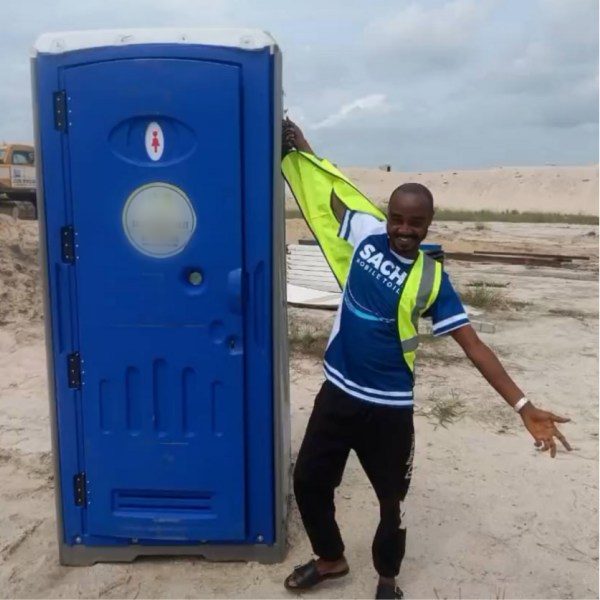 Client Success Story: TOPINDUS Portable Plastic Toilets Revolutionize Sanitation for Nigerian Outdoor Construction Sites
