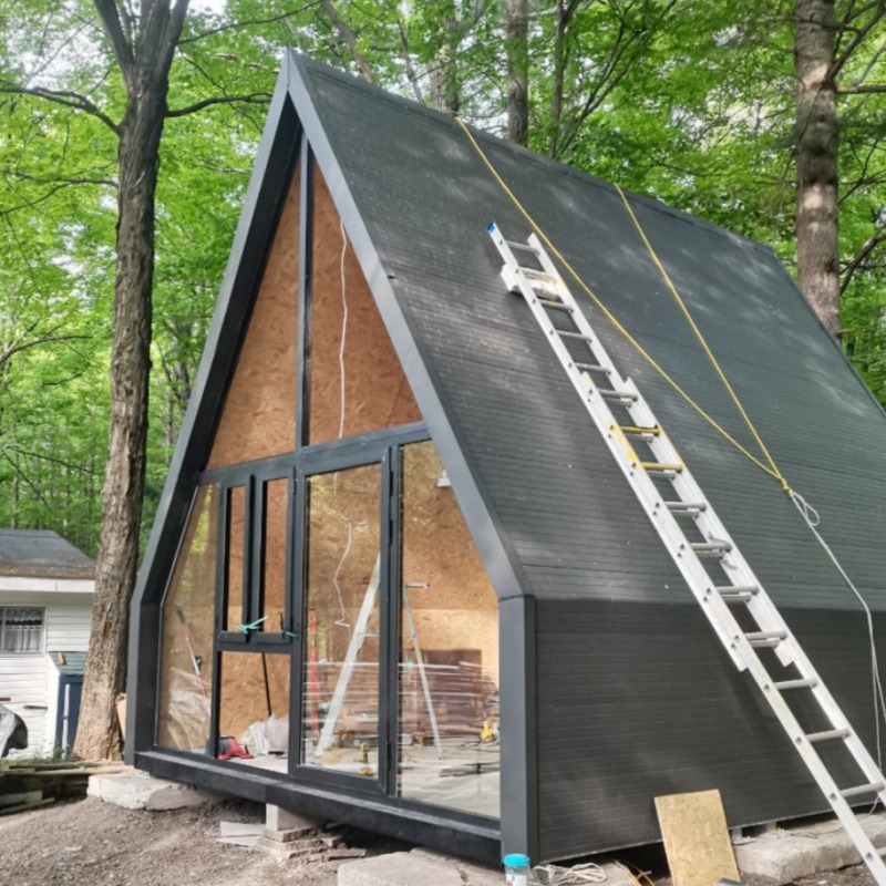 Chia sẻ kinh nghiệm về dự án nhà hai tầng hình tam giác bằng kết cấu thép của một khách hàng người Pháp.