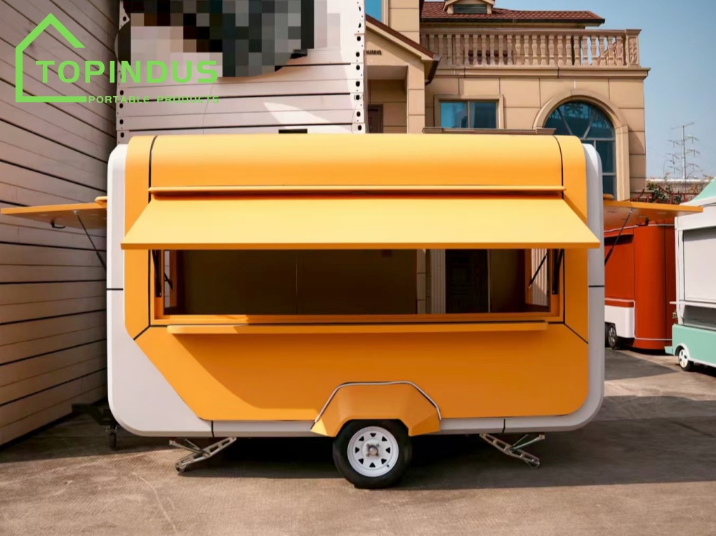 Xe bán đồ ăn lưu động màu vàng được thiết kế riêng cho khách hàng của chúng tôi tại Ghana.