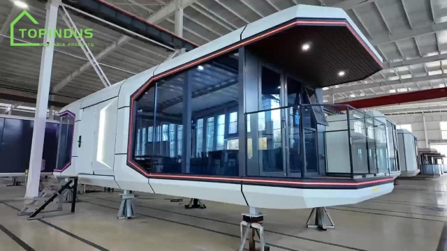 Cuộc sống hiện đại bắt đầu với một ngôi nhà hình viên nang không gian.